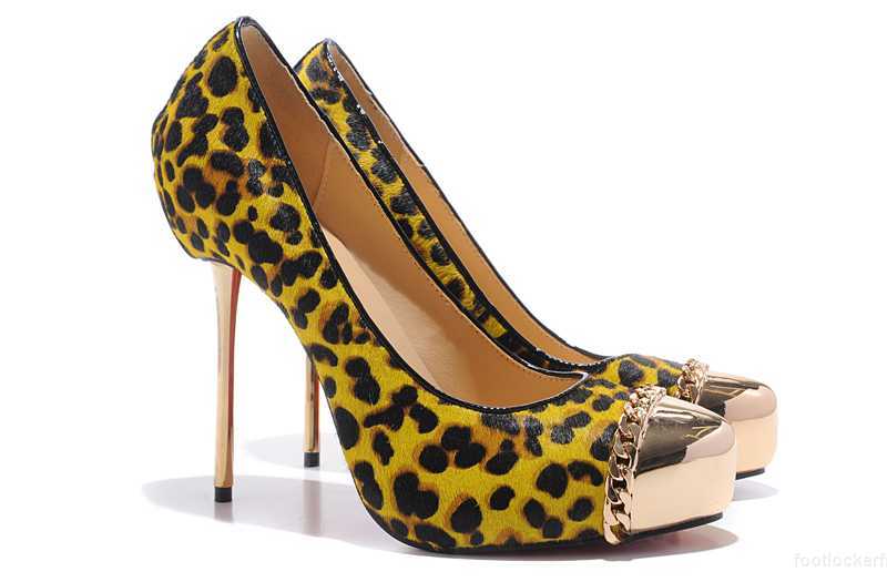 christian louboutin peep toe pumps vintage vintage chaussures christian louboutin mode